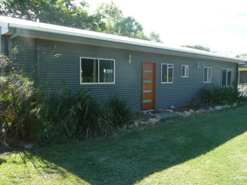 Beach living only 20 mins from town