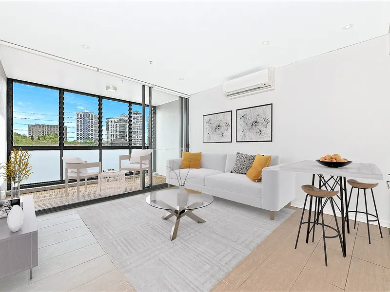 Contemporary, Urban Unit Minutes to Everything !!