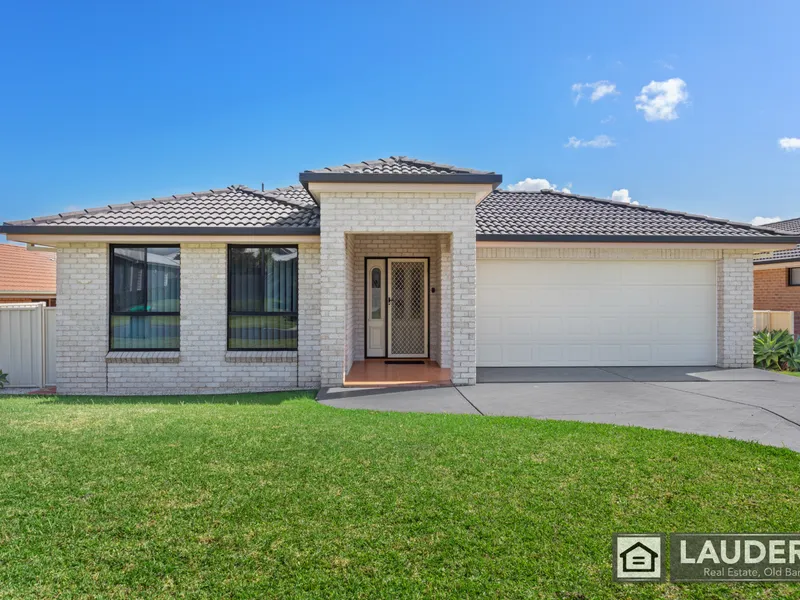 Serene Rural Outlook - Short Distance to Shops & Beaches