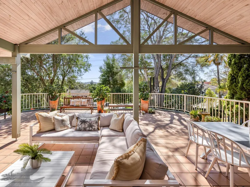 Modern Carefree Haven And Spectacular Entertainer