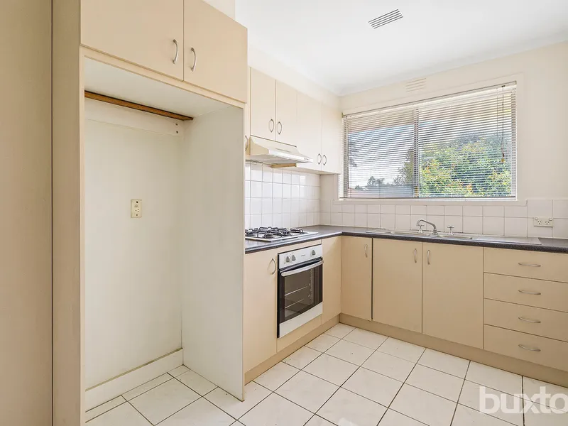 FRESHLY PAINTED THROUGHOUT - 2 Bedroom Apartment