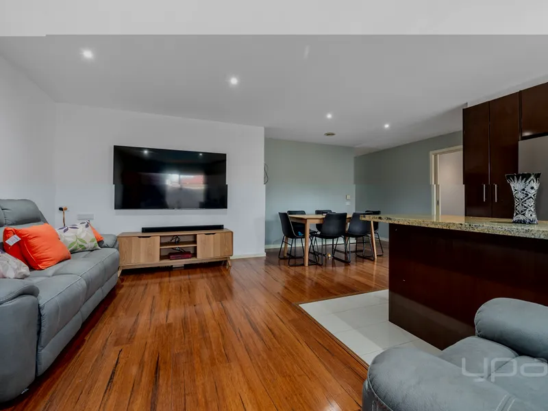 MODERN UNIT IN PRIME LOCATION