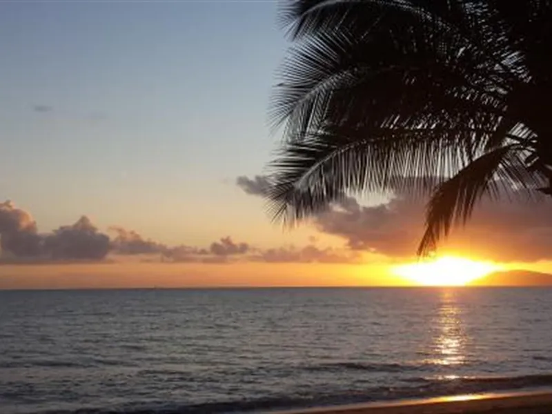 DUPLEX IN HOLLOWAYS BEACH