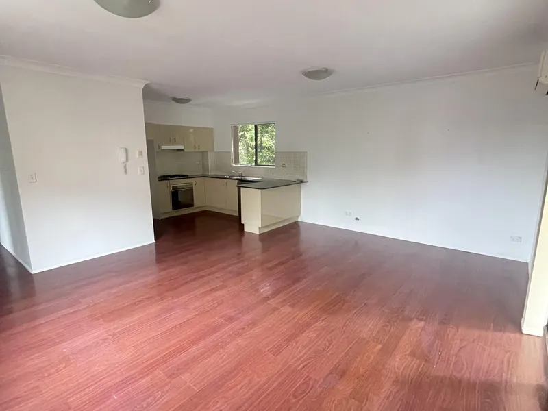 Large & Spacious Apartment In Dulwich Hill