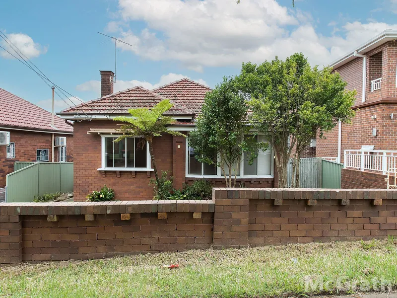 Single level double brick home - One weeks free rent 