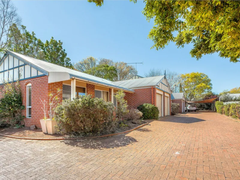 Renovated Unit in Prime Mount Lofty Location!
