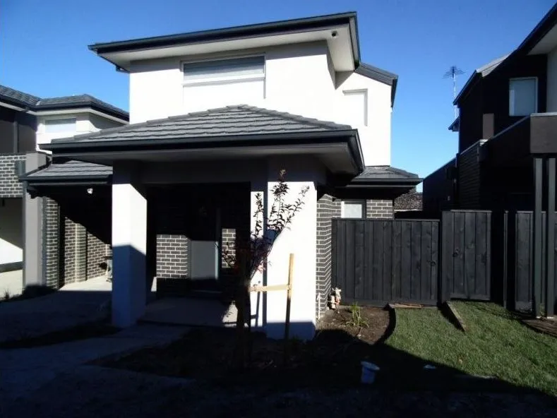 2 Bedroom Townhouse in Excellent Location