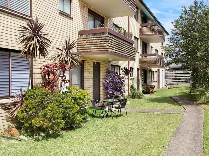 Private Three Bedroom Ground Floor Apartment in Freshwater