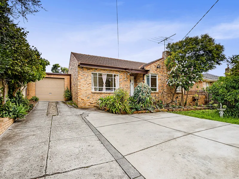 Modern family house with huge potential!