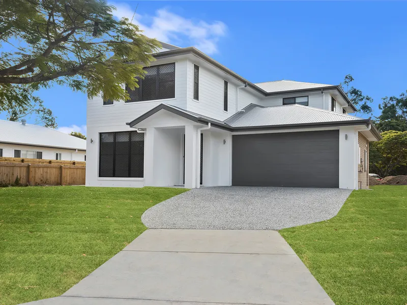 Here is your opportunity to build your new dream home in Bayside!