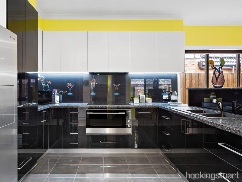 Massive Townhouse with all the extras! 