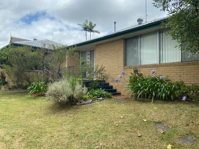 Family Home In Quiet Corner Location