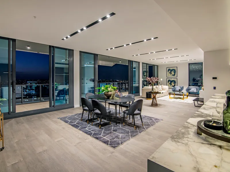 Luxury 6 Bedrooms + 6 Bathroom Level 26 Penthouse With Elegant finishes, Act now Owner Occupy and Investors