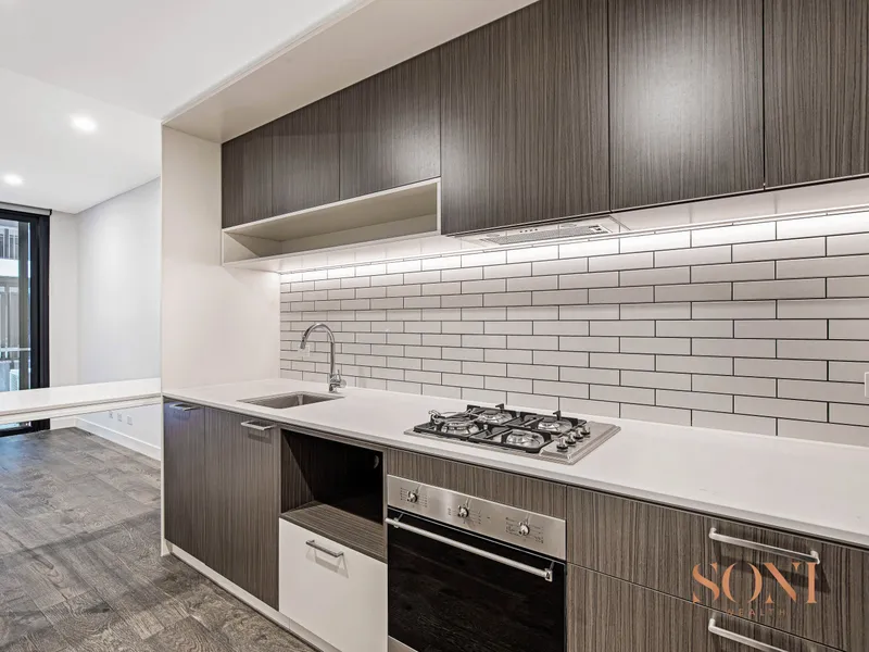 Brand New 1 Bedroom Apartment with Study Space and Carpark!!