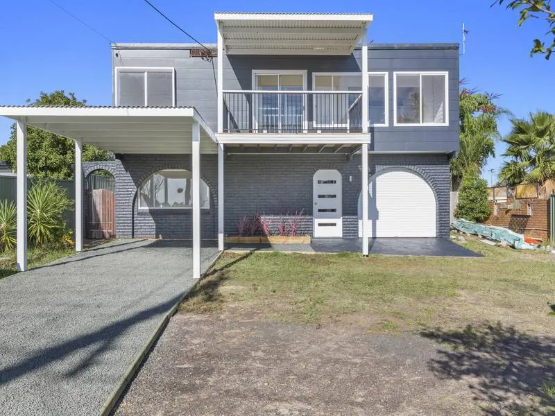 Great Size 5 Bedroom Home!!