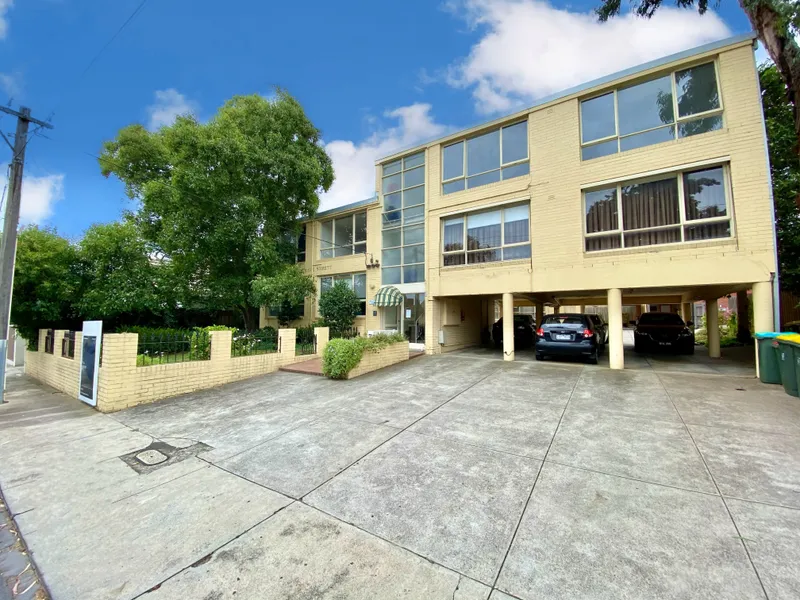 Two Bedroom Apartment Close to Glenhuntly Road Shops   | HODGES CAULFIELD