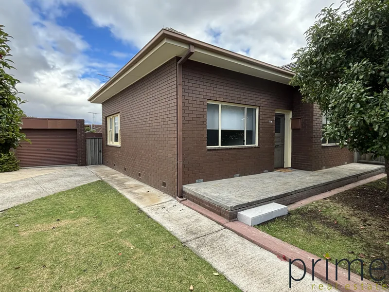 Position Perfect - Walking Distance To Most Amenities!