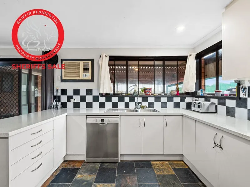 LAND 1152 SQM - 4 BED HOUSE 369 SQM WITH $11,450 KITCHEN - RARE COUNTRY OPPORTUNITY