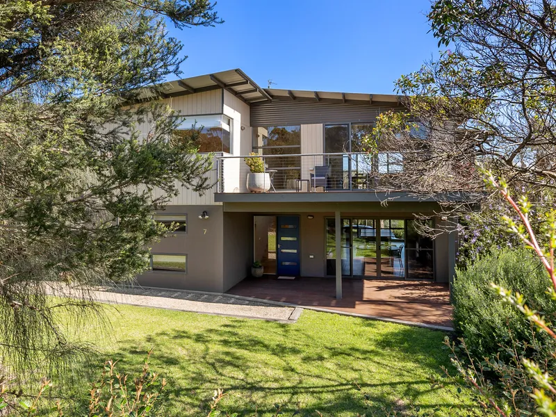 Contemporary, light filled, oceanside