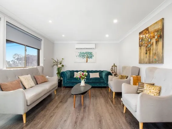 Well-maintained and updated family home! Short walk to Quakers public School, Child care, Quakers hills Station and shops!