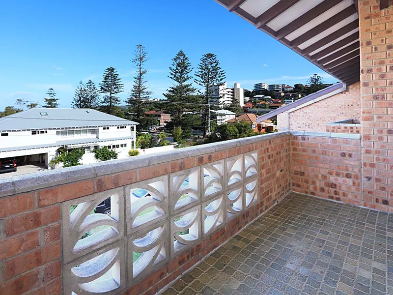 Two Bedroom Apartment In Great Location