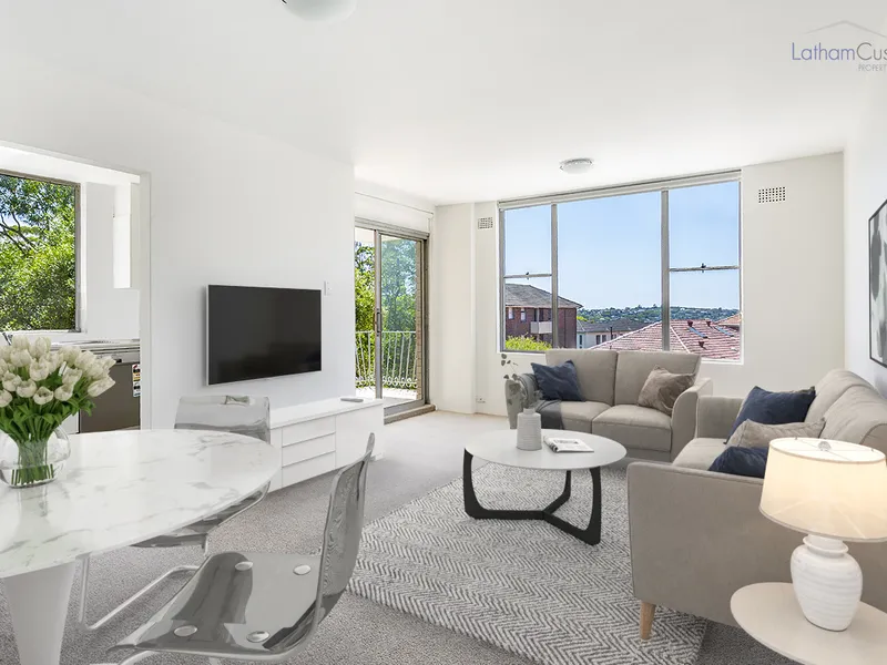 Enviably positioned two bedroom unit in Mosman