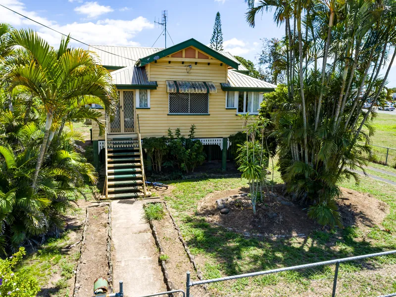 CUTE HIGH-SET QUEENSLANDER WITH LOADS OF POTENTIAL