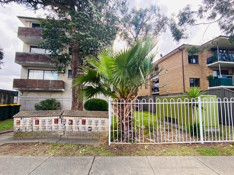 RENOVATED UNIT_ WALKING DISTANCE TO STATION