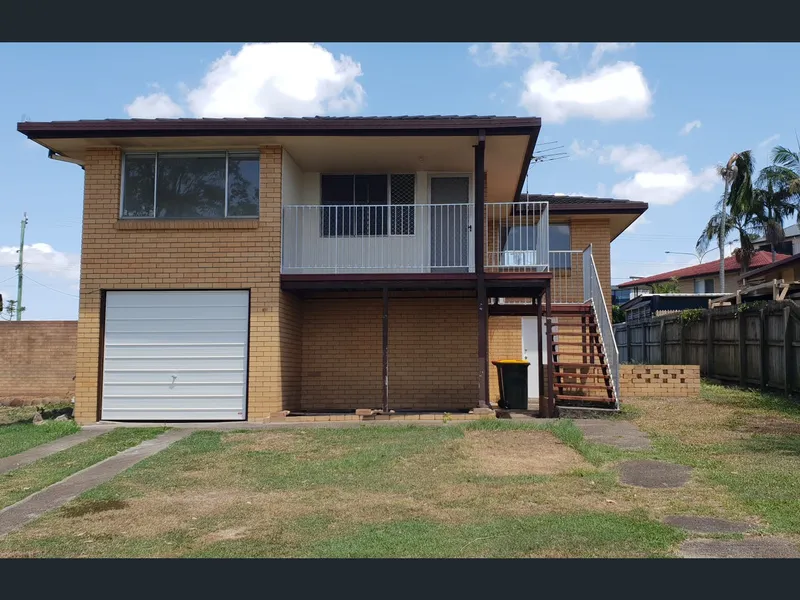 Walk to Westfield Garden City. Freshly Renovated. Ready to Move in. Suitable for home business