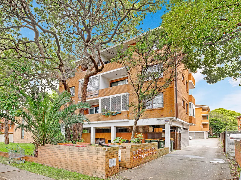 ATTENTION FIRST HOME BUYER - NEWLY RENOVATED