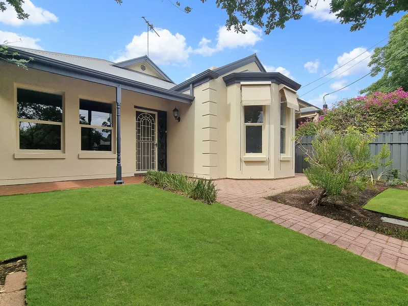Delightful Queen Anne Bay character home only a short walk to The Parade