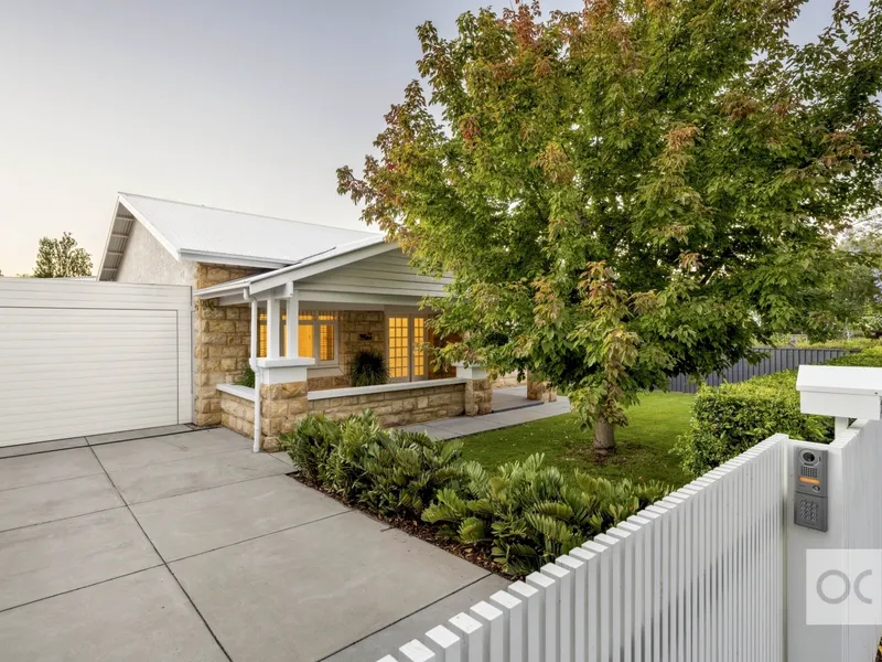 Open Sat 13th & Sun 14th Jan. 12 - 12.45pm & Wed 17th Jan. 6 - 6.30pm - Chic family living in an 'A' class location