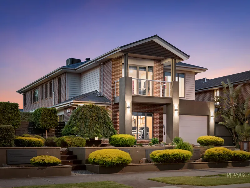 Fabulous Family Entertainer with Signature Golf Course Views