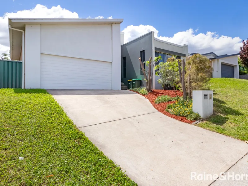 MODERN 4 BEDROOM HOME