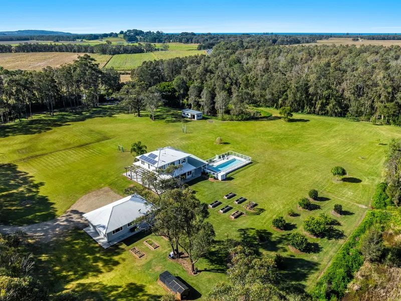 Rural lifestyle haven just 5 minutes to the beach