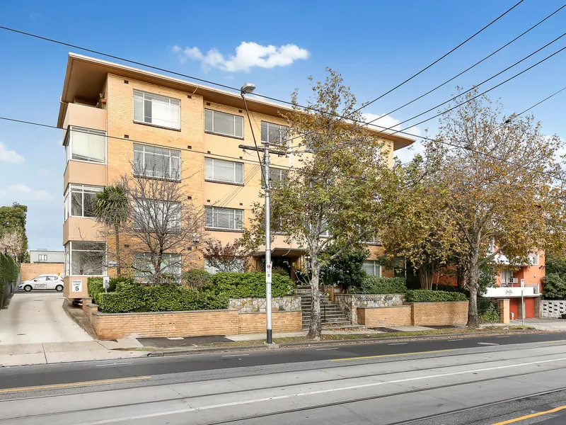 Spacious, Sun drenched living with an enviable lifestyle.