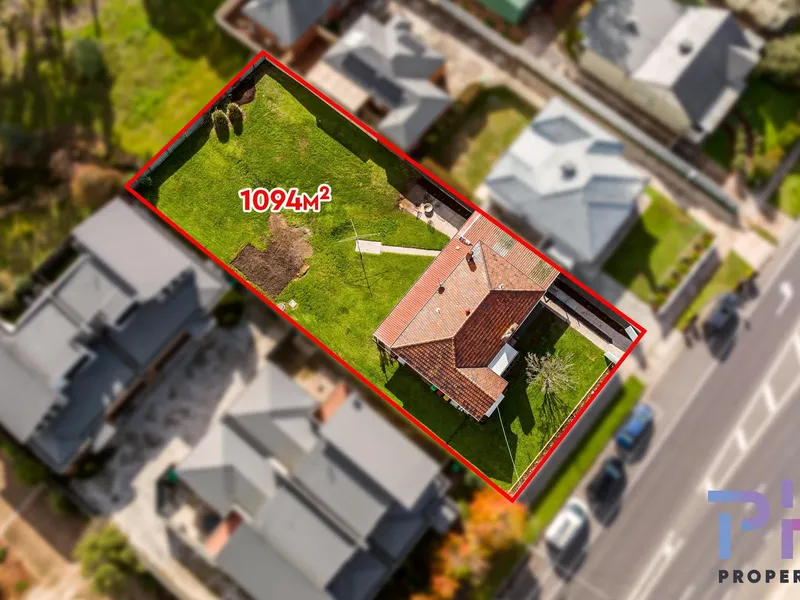 COMPLETE WITH PERMIT TO SUBDIVIDE + APPROVED TOWNHOUSE PLANS