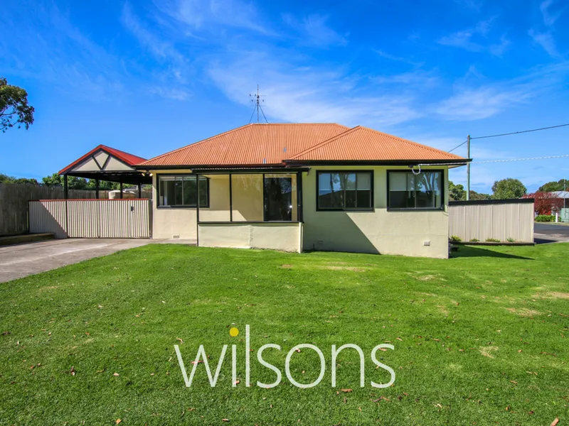 FAMILY HOME ON LARGE BLOCK