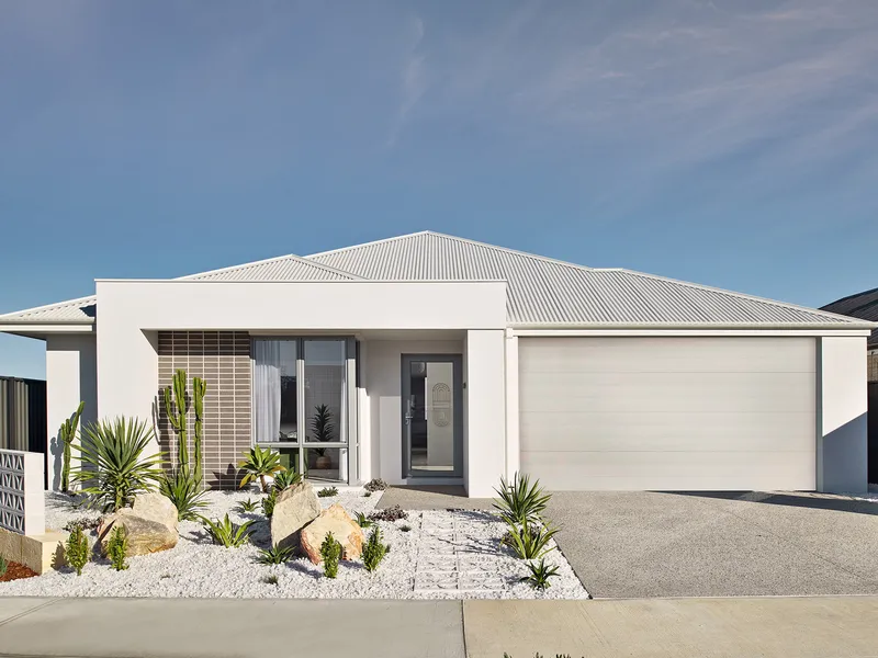 DELUXE DISPLAY HOME SPECIFICATION HOME ON TITLED LOT