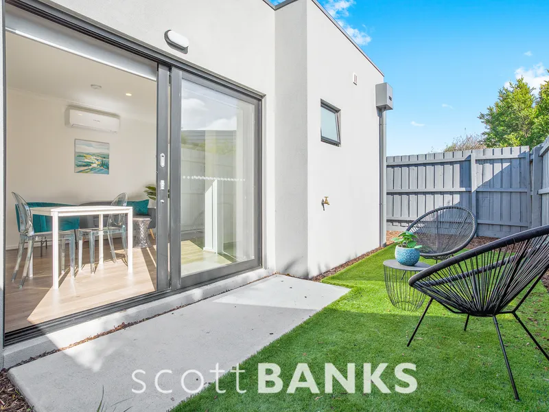 BRAND NEW Ground Floor Studio including all utilities and internet!