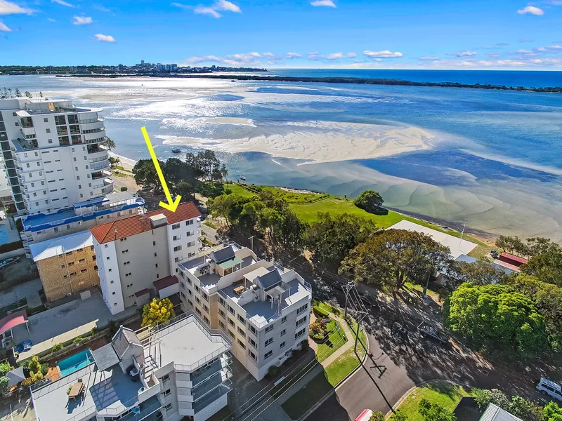 3-BED UNIT AT THE WATER'S EDGE