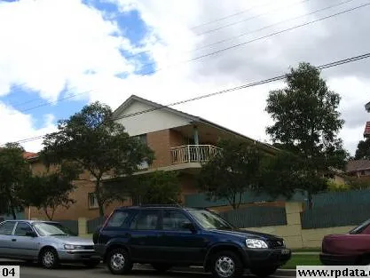 2 Bedrooms apartment in Marsfield with front courtyard, easy access, Call / text to 0416 168 618 for private inspection