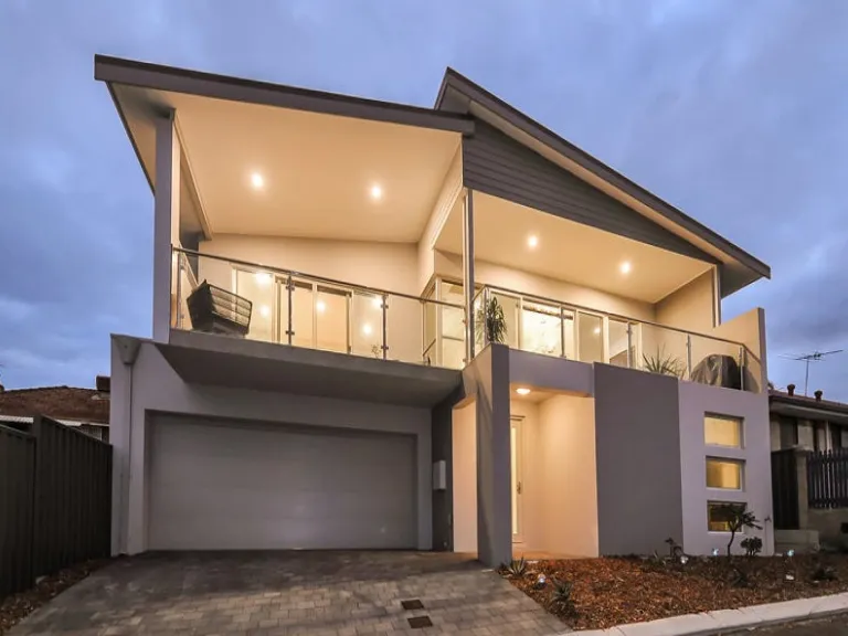 STUNNING FAMILY HOME