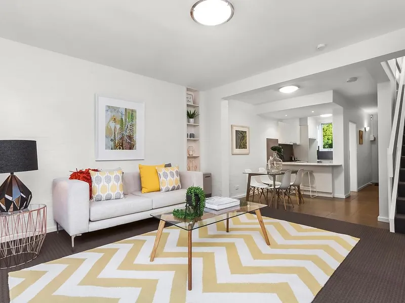 Low-maintenance, contemporary, convenient living