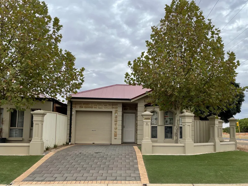 Beautifully presented 3 bedroom home with split system air-conditioning   