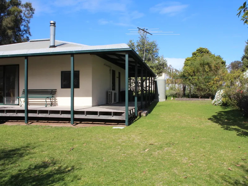 East Street Retreat | Fully Furnished | Short Lease Available (Water & Electricity Incl.)