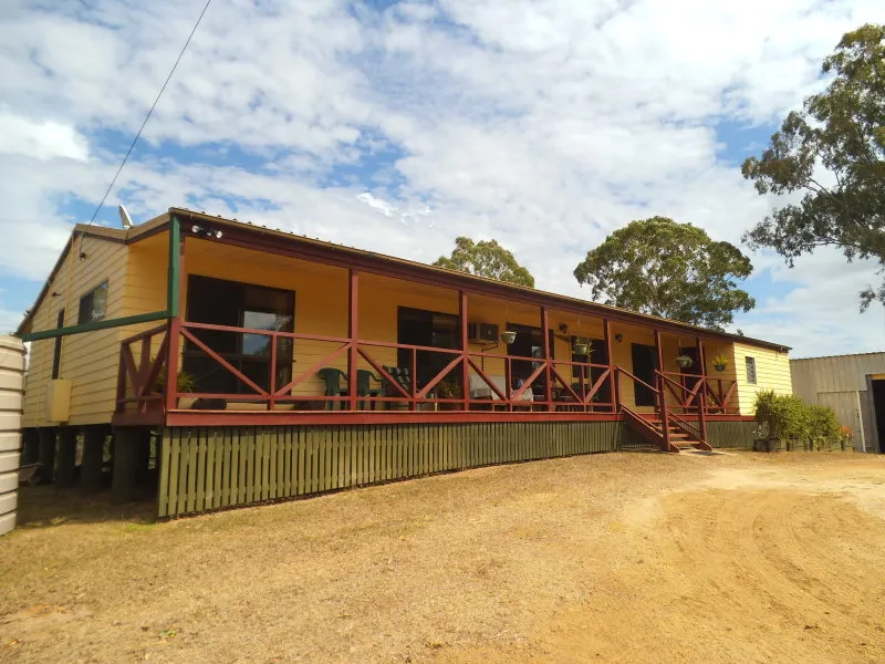 COUNTRY HOMESTEAD on 100 acres. W.I.W.O