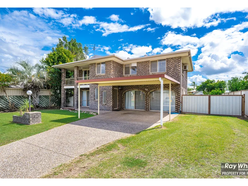 Five bedroom / Refreshed Family Home in PRIME location!