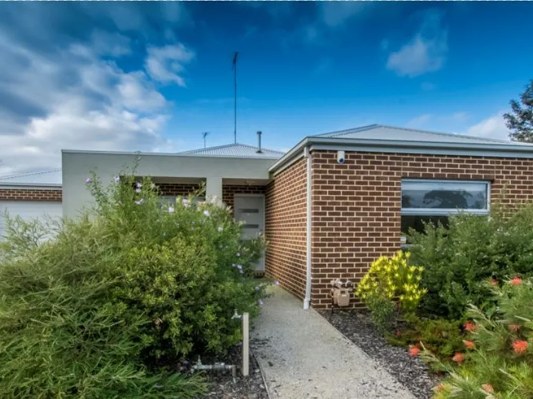 SPACIOUS 3 BEDROOM HOME