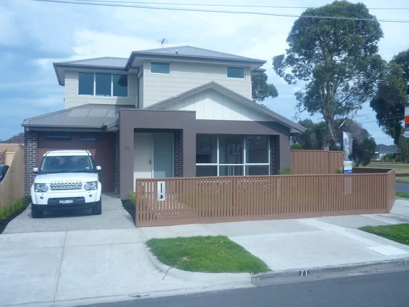 Modern Three Bedroom Townhouse In Great Location!